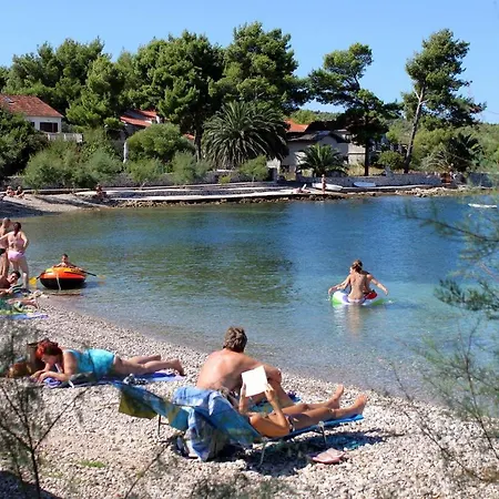 Apartments With A Parking Space Mirca, Brac - 2841 Appartamento San Pietro di Brazza
