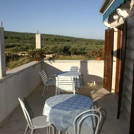 Apartments With A Parking Space Mirca, Brac - 2841 Appartamento San Pietro di Brazza