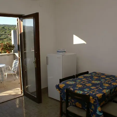 Appartamento Apartments With A Parking Space Mirca, Brac - 2841 *