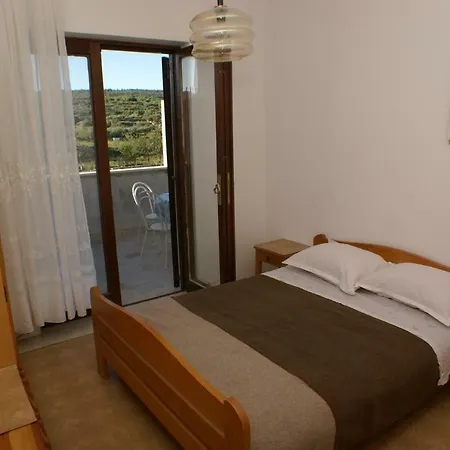 Apartments With A Parking Space Mirca, Brac - 2841 San Pietro di Brazza